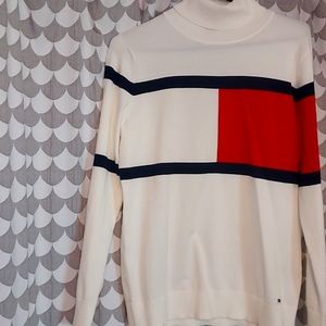 Women's size large Tommy Hilfiger sweater